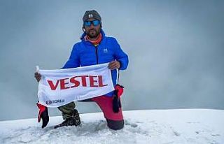 Vestel’in dağcısından 5 zirve tırmanışı