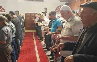 Yağmur duası için eller semaya açıldı