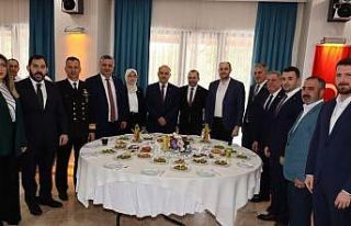 Yalova protokolü bayramlaştı