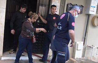 Yangına evde yalnız yakalanan iki kardeş büyük...