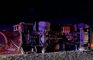 Yangına giden itfaiye aracı devrildi, 1 itfaiye...