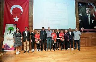 Yarışmalarda başarılı olanlar ödüllere kavuştu