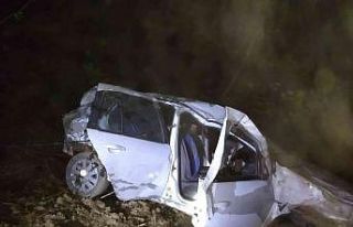 Yayla dönüş yolunda araç uçuruma yuvarlandı:...