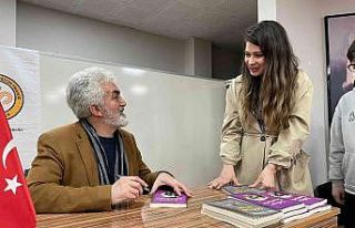 Yazar Ömer Sevinçgül öğrencilerle buluştu