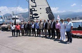 Yelkenliyle Türkiye rekoru kırdılar