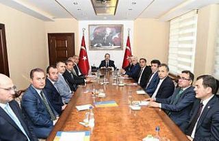 Yeni Vali Pehlivan, Mersin mesaisine hızlı başladı