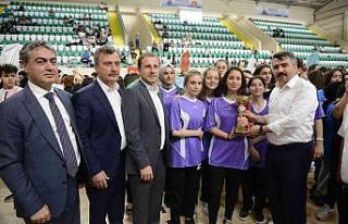 Yıldırım Belediyesi Okul Sporları Şenliği tamamlandı