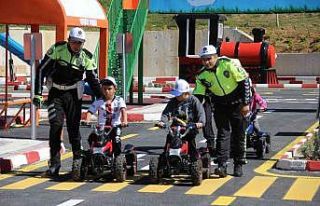 Yozgat’ta Karayolu Trafik Haftası çeşitli etkinliklere...