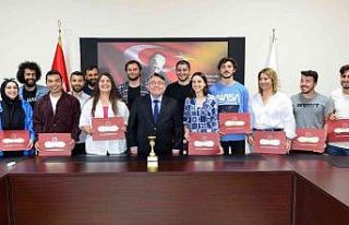 ZBEÜ’de kano takımlarına teşekkür belgesi