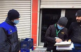 Zeytinburnu’nda pazarlarda sıkı denetim