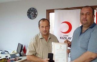 20 yıldır kan bağışında bulunuyor