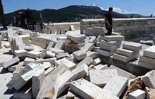 7 asırlık köprünün yenilenen taşları 7 ayda...