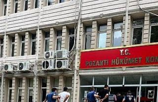 Adana’da araçlardan hırsızlık yapan 4 kişi...