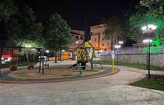 Adnan Kahveci Parkı akşam buluşmaları için aydınlatıldı