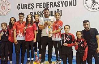 Afyonkarahisar Taşoluk Spor Kulübü güreşte Türkiye...