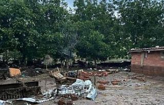 Afyonkarahisar’da bir köy sele teslim oldu