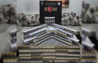 Ağrı’da bir otobüse zulalanmış 4400 paket kaçak...