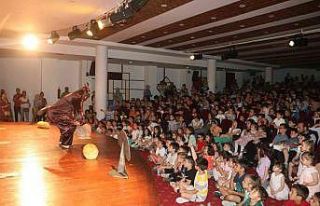 Akçaabat Belediyesinden çocuklara karne hediyesi