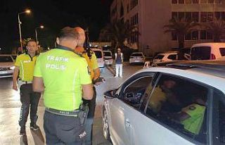 Alanya’da trafik denetimlerinde sürücüler cezadan...