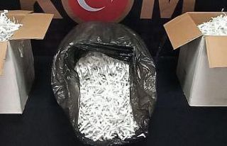 Alkol ve tütün kaçakçıları çok sayıda ürünle...