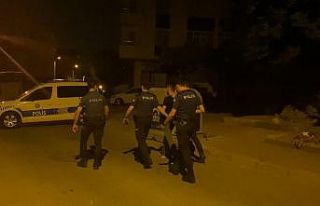 Alkollü şahıs kendisini eve kilitledi, tüm ekipler...