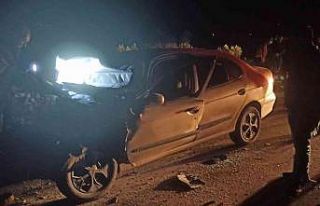 Alkollü sürücü önündeki araca çarptı: 4 yaralı