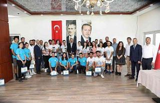 ALKÜ’nün gurur veren öğrencileri Rektör Kalan...