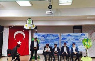 Altıntaş’ta tiyatro şenliği ödül töreni
