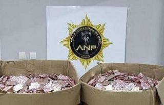 Amasya’da bir araçta 46 binden fazla sentetik ecza...