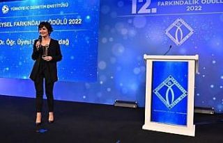 Anadolu Üniversitesi öğretim üyesine TİDE tarafından...