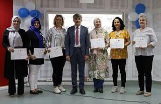 Anne Üniversitesi’nde mezuniyet heyecanı