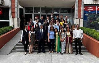 Atatürk Ortaokulu’nun resim sergisi büyük ilgi...