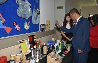 Atık malzemeler öğrencilerin ellerinde ikinci bir...