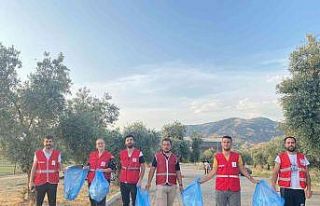 Aydın Genç Kızılay ekibi temiz bir gelecek için...