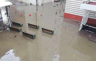 Aydın’da 3 saat süren yağış hayatı felç etti