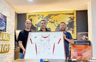 Ayvalıkgücü Belediyespor’dan ahde vefa