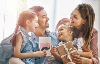 Babalar Günü hediyesi için akıllı telefon ve...