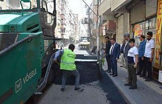 Bağlar Belediyesinden asfalt çalışması