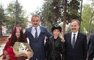 Bakan Özer’den Bilecik’e okul müjdeleri