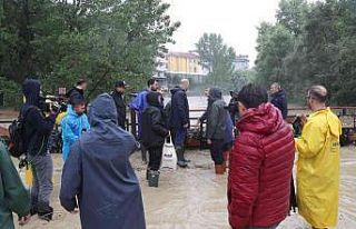 Bakan Soylu, Bartın’da sel boyutunu izlerini sabahın...