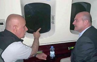 Bakanlar yangın sahasını helikopterden inceledi