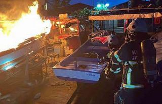 Balıkçı teknesi alevlere teslim oldu