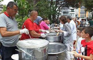 Balıkesir’de hayırsever kardeşler annelerinden...