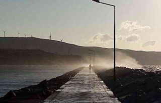 Bandırma’da fırtına etkili oluyor