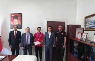Başarılı sporcu Kaymakam Öztürk’ü ziyaret...