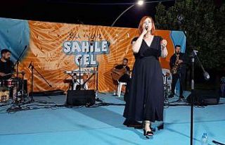 Başiskele sahilinde müzik şöleni devam ediyor