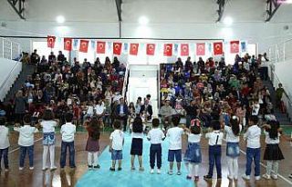Başkan Akman miniklerin karne sevincine ortak oldu