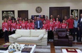 Başkan Aşgın, özel sporcuları ağırladı