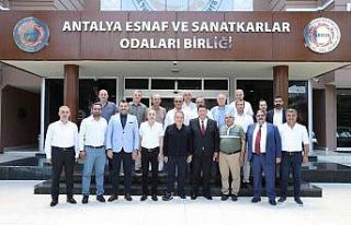Başkan Böcek: “Her zaman esnafımızın yanındayız”