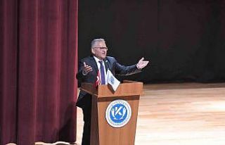 Başkan Büyükkılıç, ilk mezunların heyecanına...